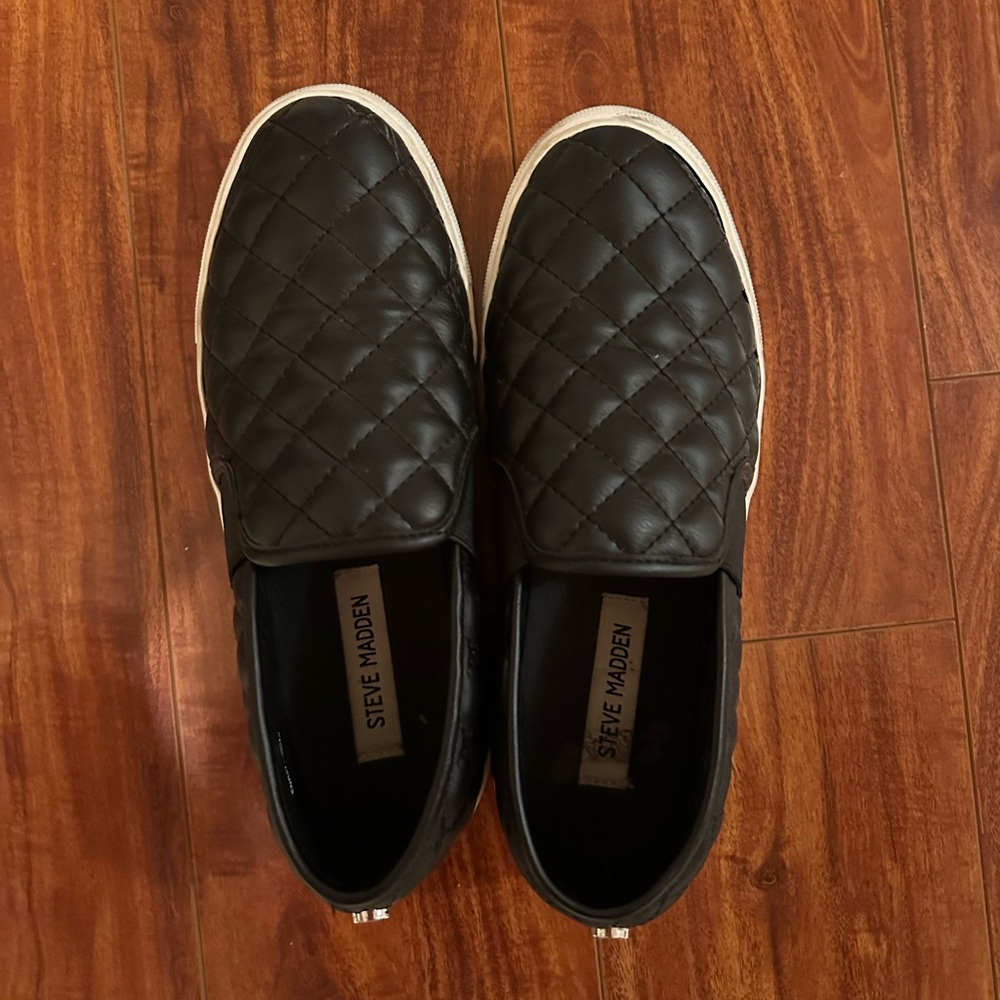 Steve Madden Ecentrcq Black women’s size 8